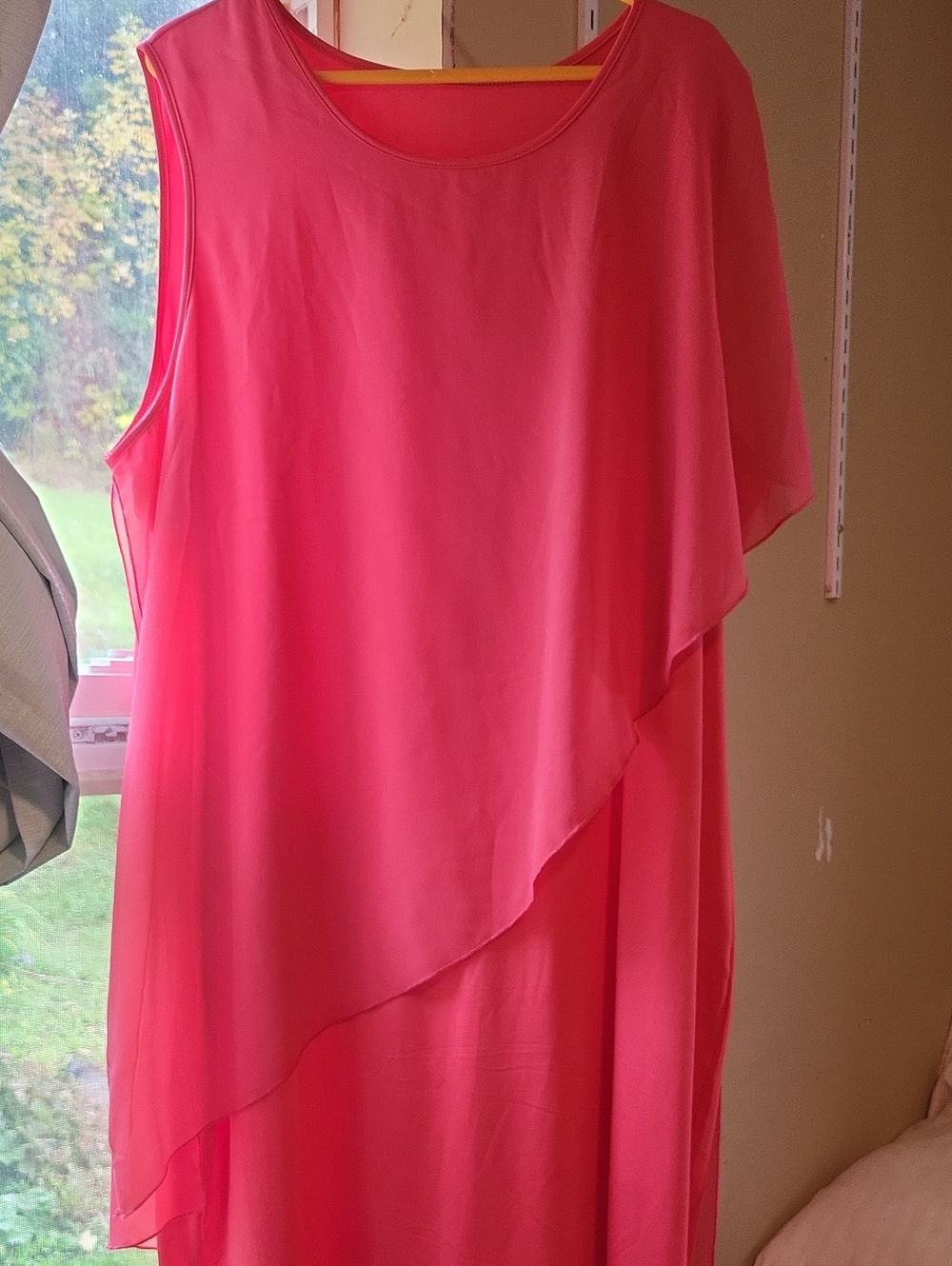Women’s Pink Asymmetric Sleeveless Chiffon Overlay Top